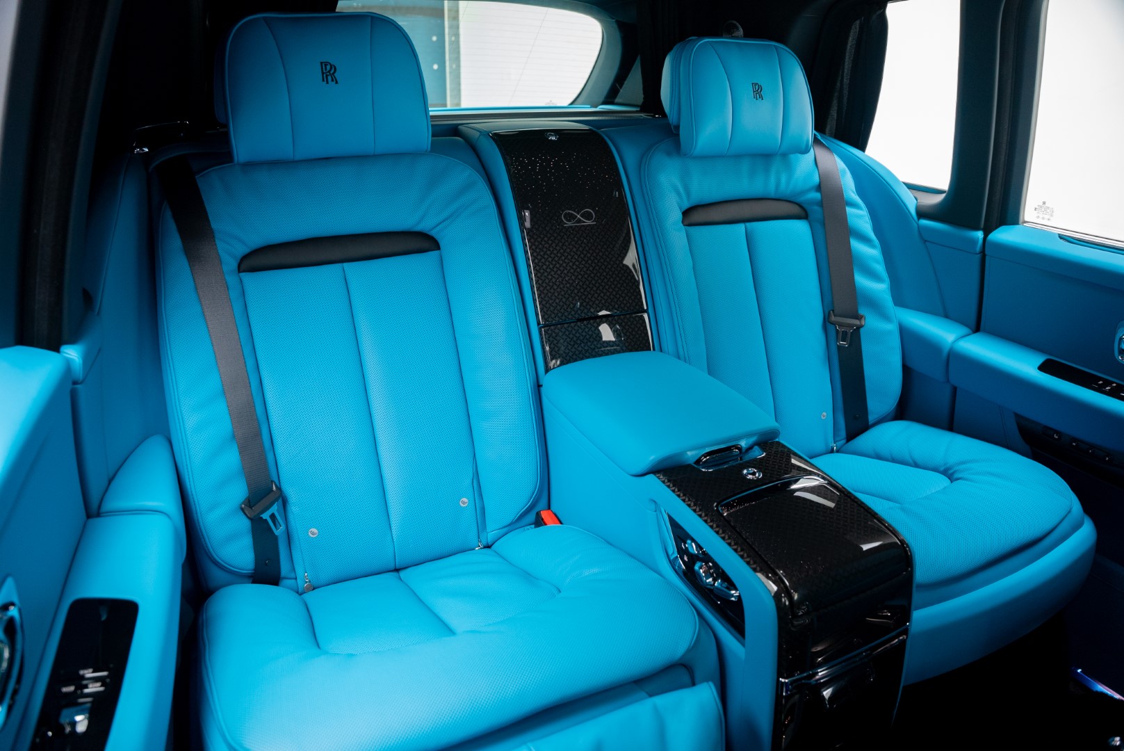 2025 ROLLS ROYCE GCC CULLINAN BLACK BADGE. WARANTY SERVICE